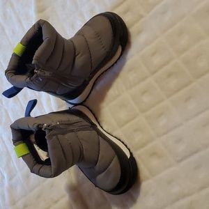 Toddler snow boots size 6